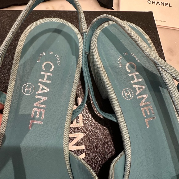 CHANEL 21S Neon Blue Denim Slingback Flats Cap Toe CC Shoes - Size 39 - Picture 5 of 13